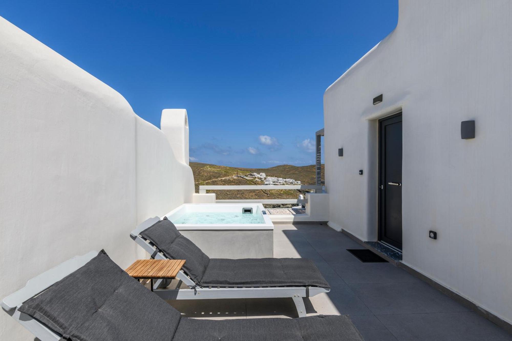 The Mykonist Merchia Beach Villas & Suites Экстерьер фото