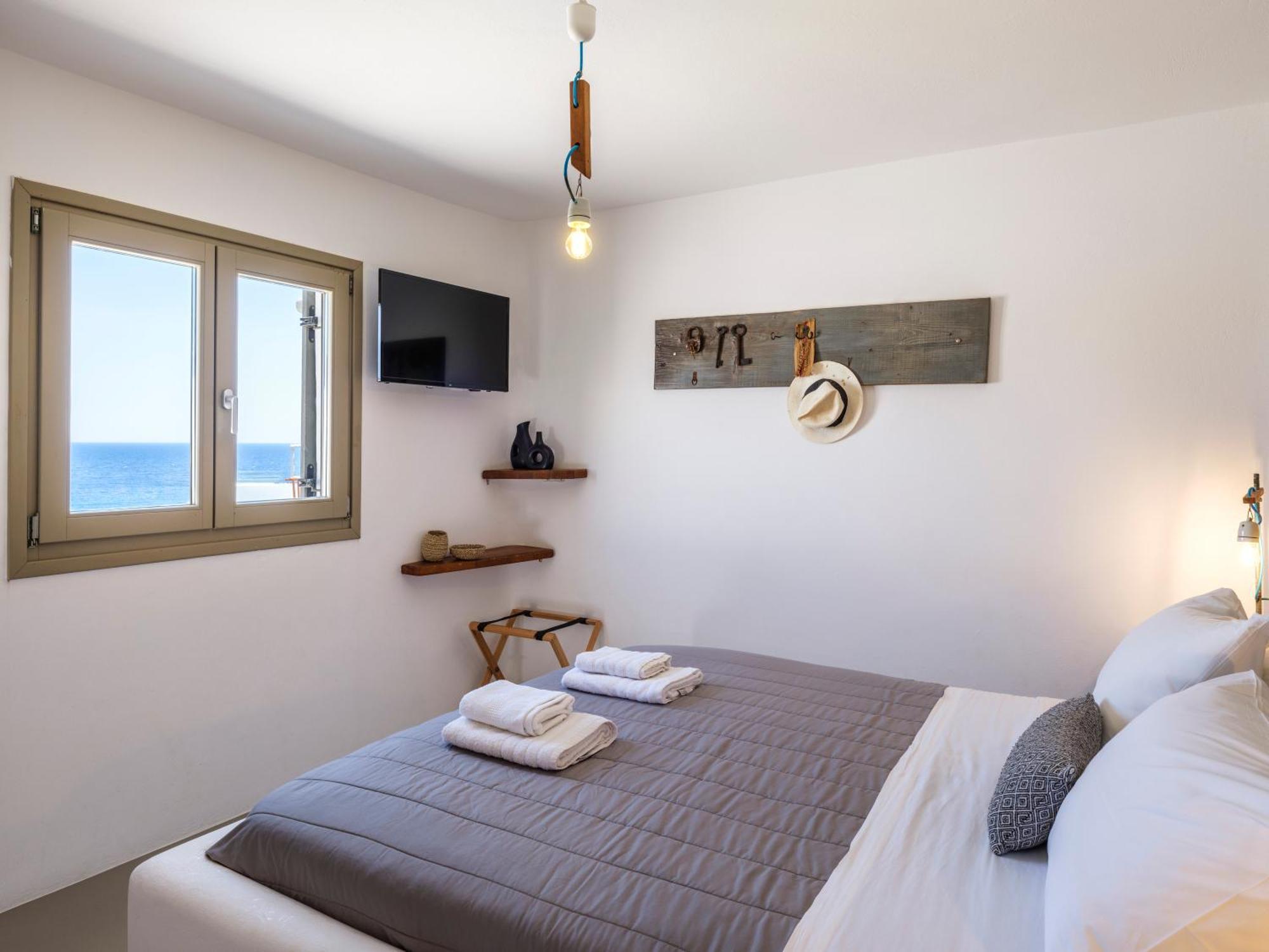 The Mykonist Merchia Beach Villas & Suites Экстерьер фото