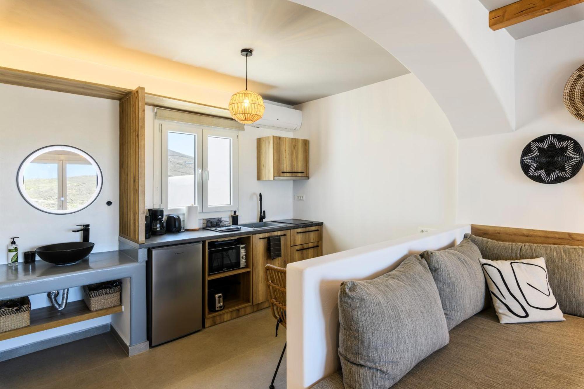 The Mykonist Merchia Beach Villas & Suites Экстерьер фото