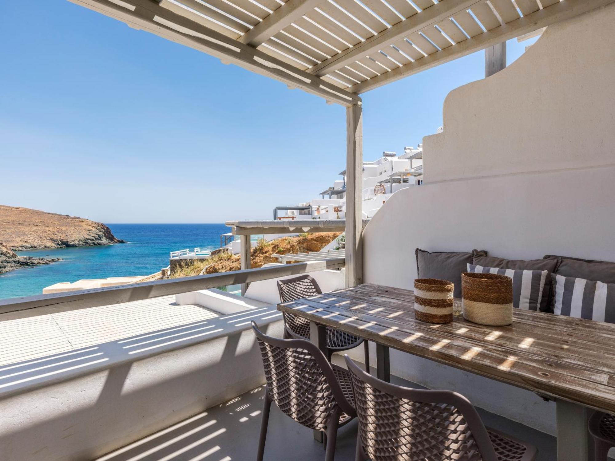 The Mykonist Merchia Beach Villas & Suites Экстерьер фото