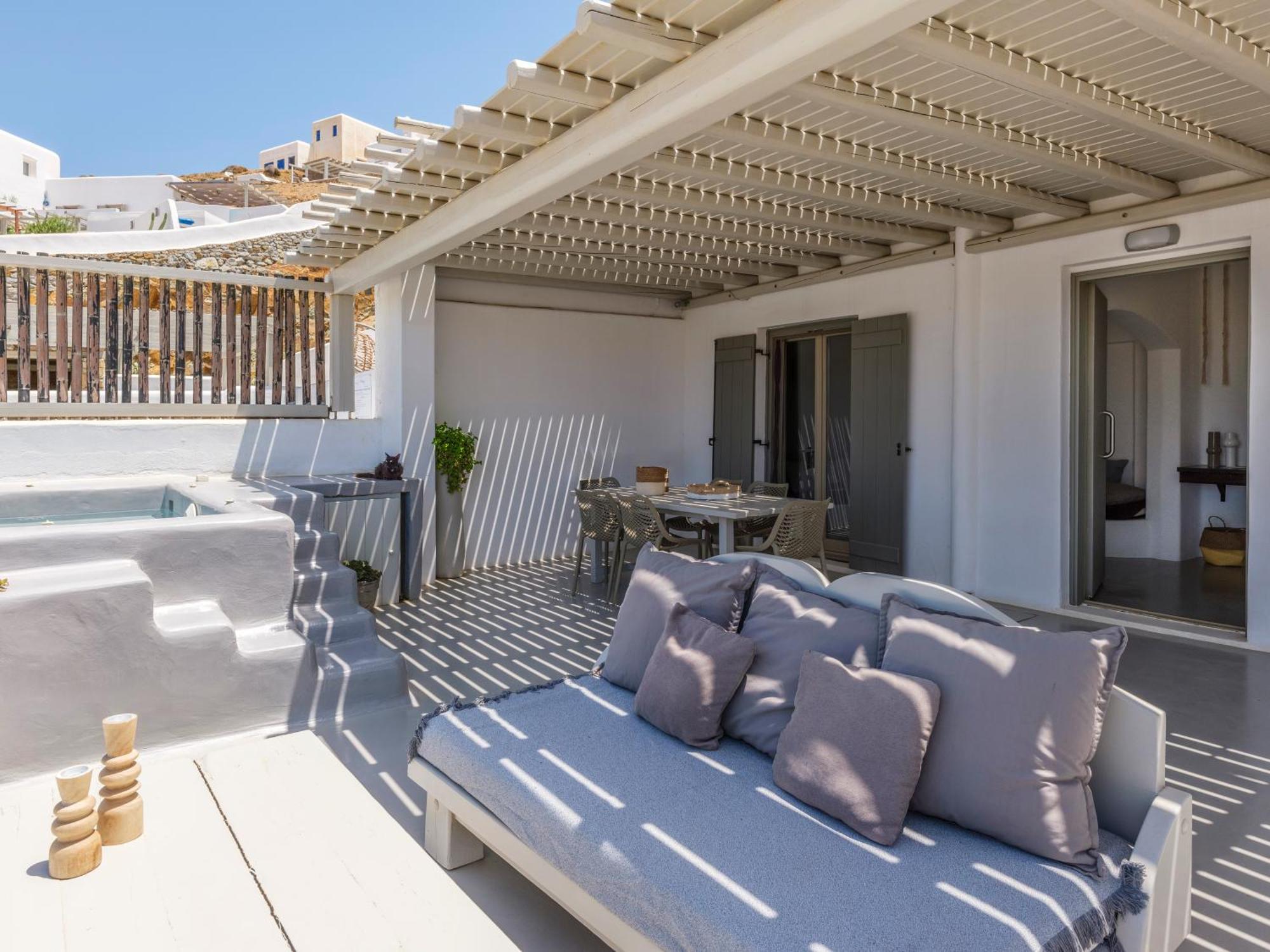 The Mykonist Merchia Beach Villas & Suites Экстерьер фото